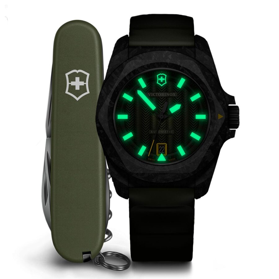 VICTORINOX I.N.O.X. con Super-LumiNova – SKU 242021.1