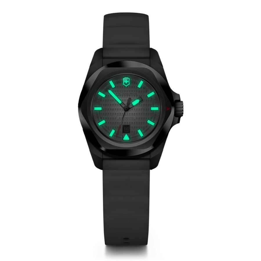 VICTORINOX I.N.O.X. con Super-LumiNova – SKU 242027