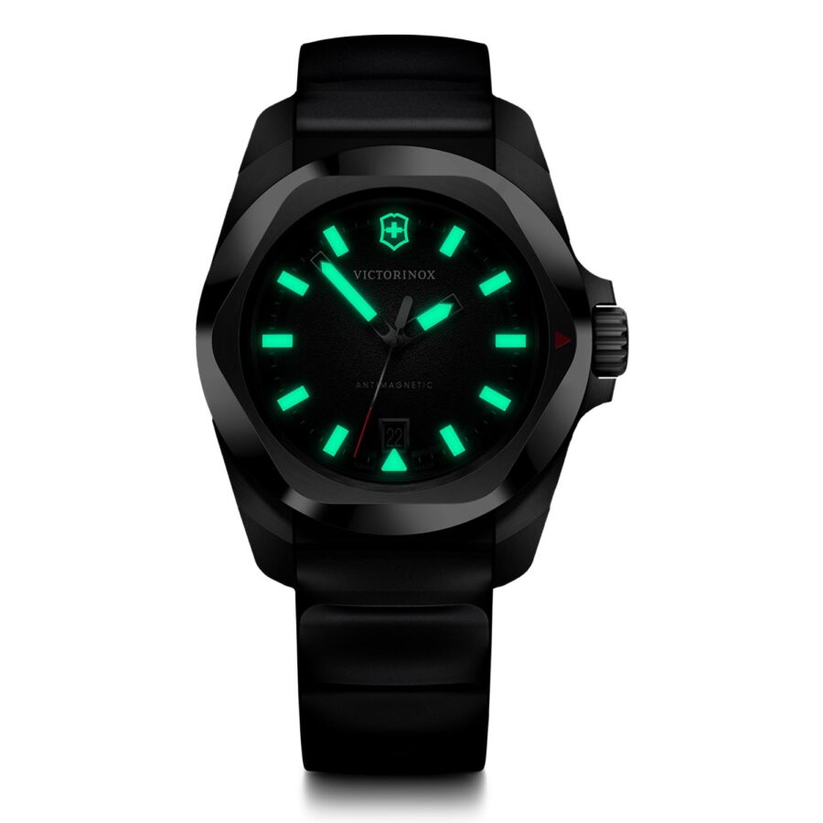 VICTORINOX I.N.O.X. con Super-LumiNova – SKU 242028