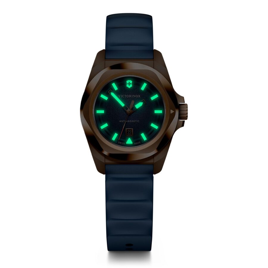 VICTORINOX I.N.O.X. con Super-LumiNova – SKU 242035