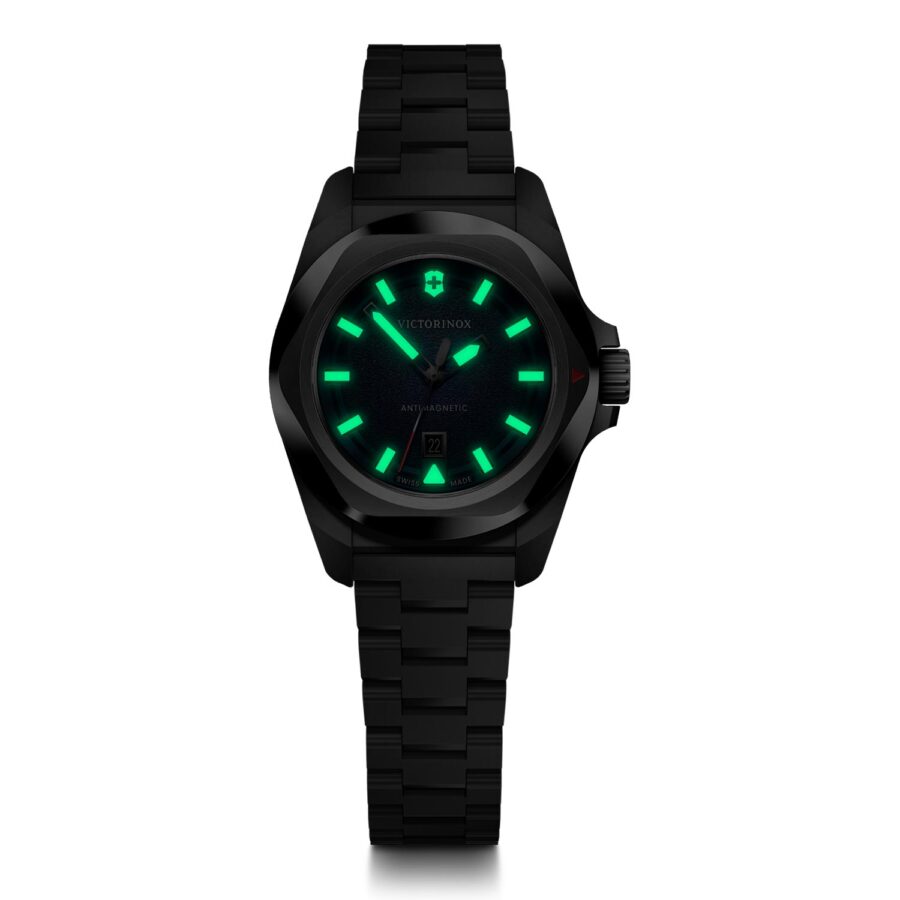 VICTORINOX I.N.O.X. con Super-LumiNova – SKU 242038