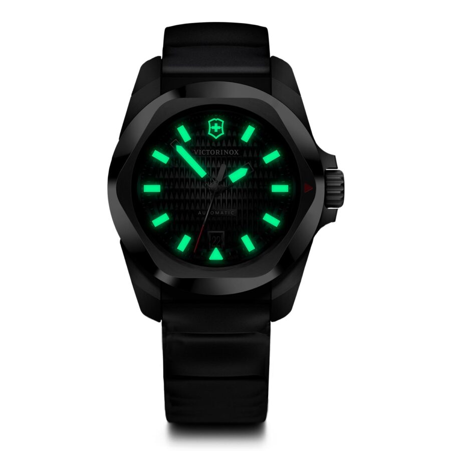 VICTORINOX I.N.O.X. con Super-LumiNova – SKU 242039